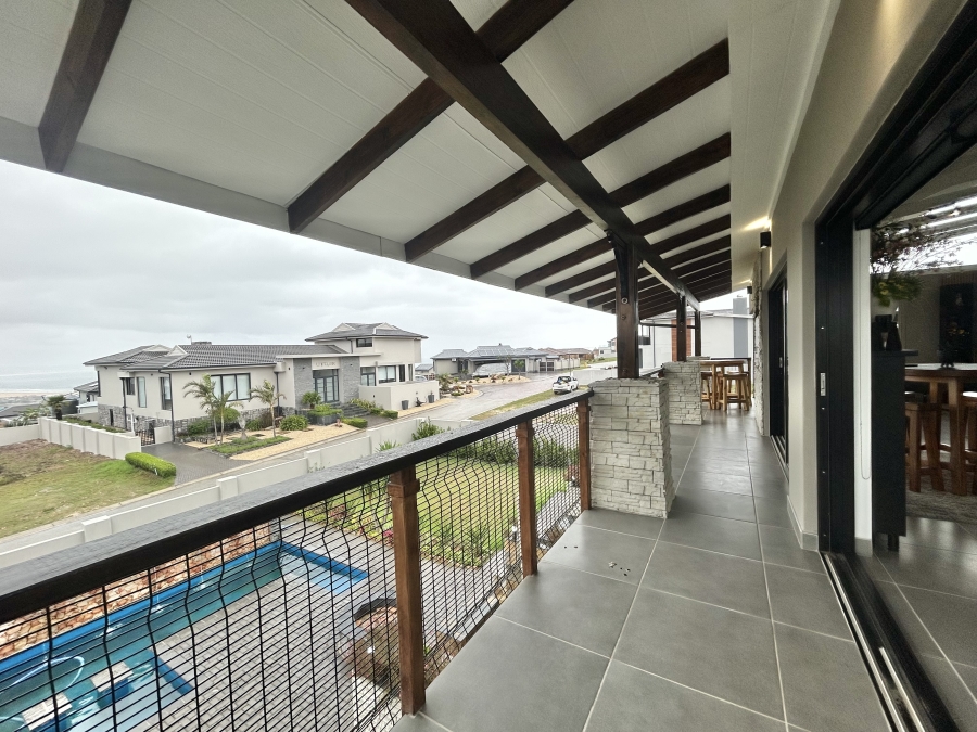 3 Bedroom Property for Sale in Wavecrest Eastern Cape